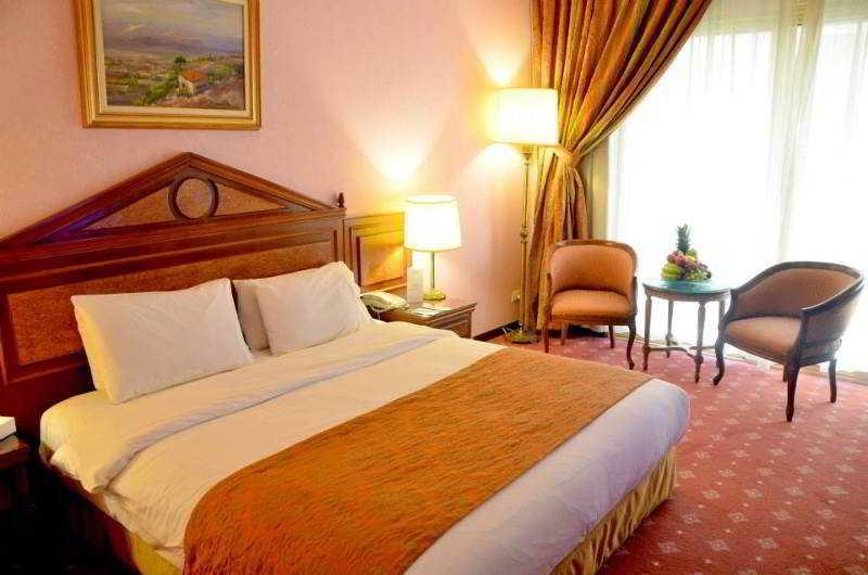 Serenada Golden Palace - Boutique Hotel